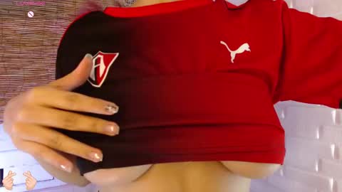 Snapshot of luna_7_777 chatting on 01.17.26 Luna online show from 01.17.26