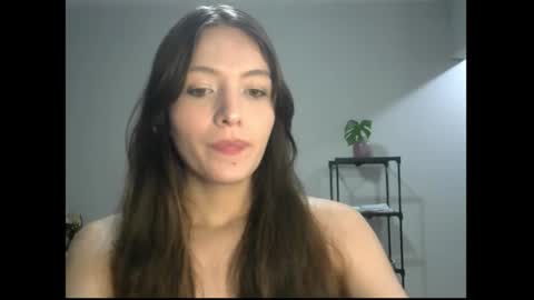 Snapshot of luna__art chatting on 10.28.25 luna__art online show from 10.28.25