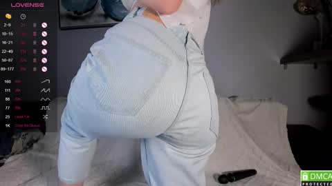 Snapshot of luna__l chatting on 09.08.25 Alice online show from 09.08.25