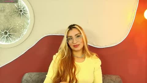 luna__velvet online show from 04.19.26