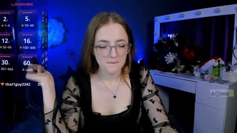 luna_berryy online show from 01.10.25