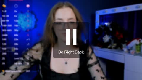 luna_berryy online show from 01.11.25