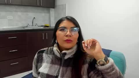 Snapshot of luna_dumont chatting on 02.13.25 luna online show from 02.13.25