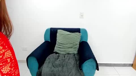 Snapshot of luna_dumont chatting on 02.15.25 luna online show from 02.15.25