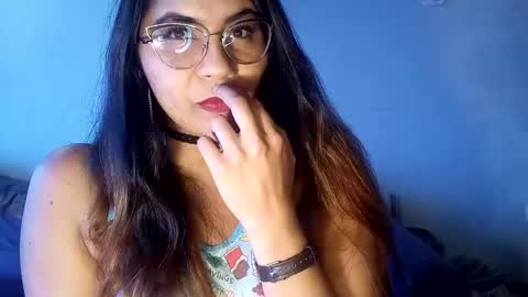 Snapshot of luna_dumont chatting on 02.24.25 luna online show from 02.24.25