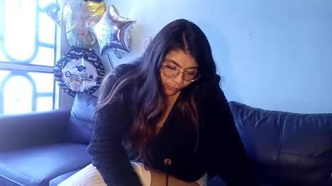 Snapshot of luna_dumont chatting on 02.25.25 luna online show from 02.25.25