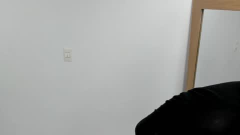 Snapshot of luna_dumont chatting on 03.08.25 luna online show from 03.08.25