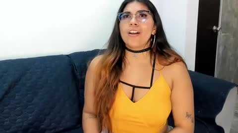 Snapshot of luna_dumont chatting on 03.09.25 luna online show from 03.09.25