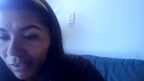 Snapshot of luna_dumont chatting on 09.25.25 luna online show from 09.25.25