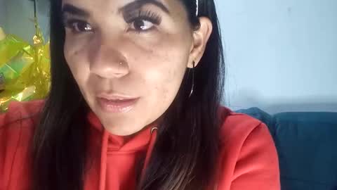 Snapshot of luna_dumont chatting on 09.26.25 luna online show from 09.26.25