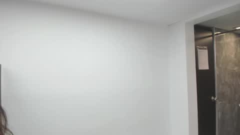 Snapshot of luna_dumont chatting on 10.16.25 luna online show from 10.16.25