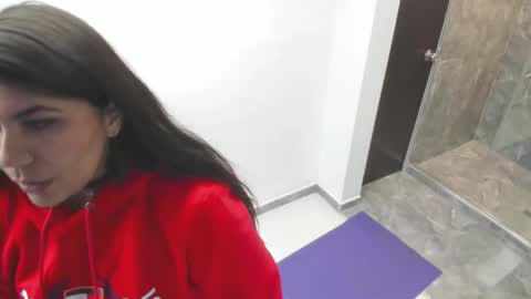 Snapshot of luna_dumont chatting on 10.18.25 luna online show from 10.18.25