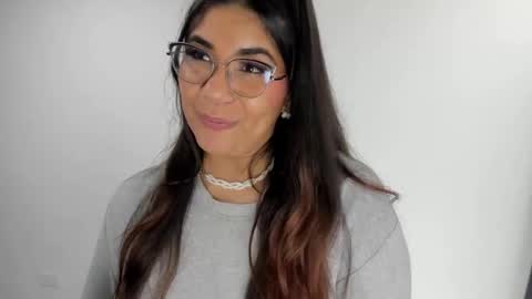 Snapshot of luna_dumont chatting on 11.16.25 luna online show from 11.16.25