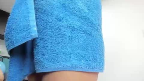 Snapshot of luna_dumont chatting on 12.13.25 luna online show from 12.13.25