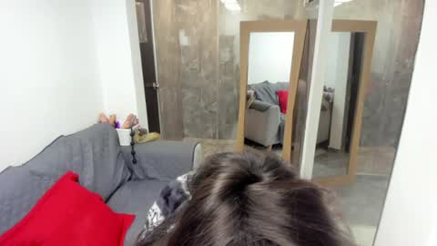 Snapshot of luna_dumont chatting on 07.25.26 luna online show from 07.25.26