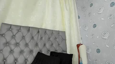 Snapshot of luna_evaa chatting on 12.28.24 Luna Eva online show from 12.28.24