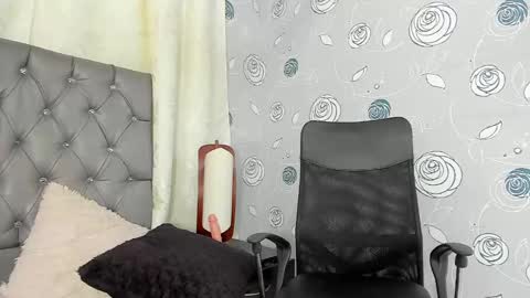 Snapshot of luna_evaa chatting on 01.15.25 Luna Eva online show from 01.15.25