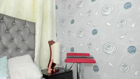 Snapshot of luna_evaa chatting on 02.12.25 Luna Eva online show from 02.12.25