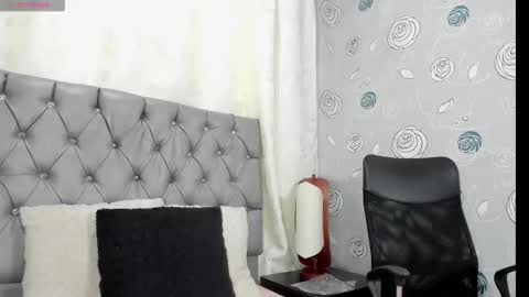 Luna Eva online show from 11.13.25