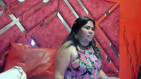luna_hott1_ online show from 12.18.25
