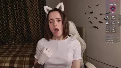 luna_loveeee online show from 10.31.25