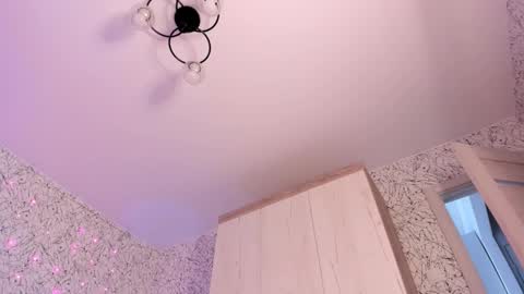 Snapshot of luna_moran chatting on 03.07.25 Lina online show from 03.07.25