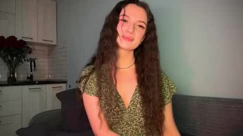 luna_raee online show from 09.29.25