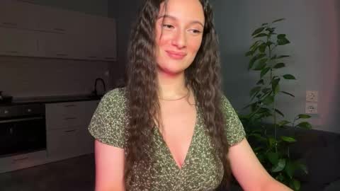 luna_raee online show from 11.24.25