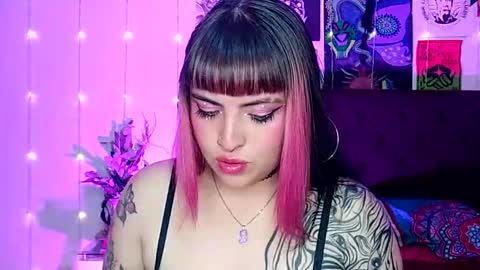 Snapshot of luna_ray420 chatting on 12.11.24 MISS LUNA  online show from 12.11.24