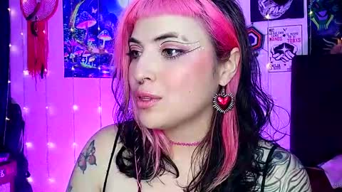 Snapshot of luna_ray420 chatting on 02.24.25 MISS LUNA  online show from 02.24.25