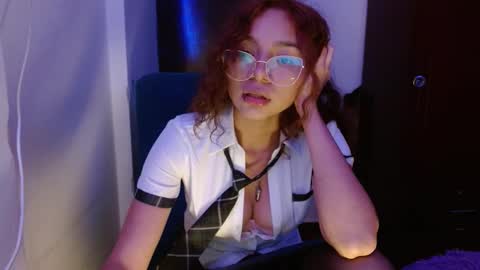 Snapshot of luna_rios69 chatting on 09.27.25 luna_rios69 online show from 09.27.25