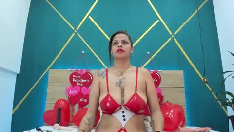 Snapshot of luna_smit_ chatting on 02.15.25 Luna online show from 02.15.25