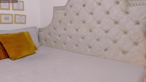 luna_valle online show from 02.04.25