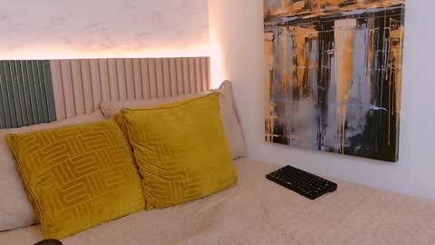 luna_valle online show from 11.08.25