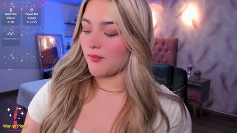 Snapshot of luna_volk chatting on 01.16.26 Luna online show from 01.16.26