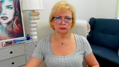 L u n a online show from 06.17.26