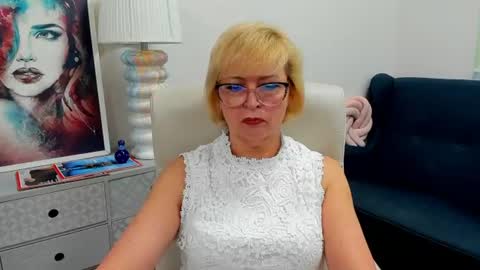 L u n a online show from 06.18.26