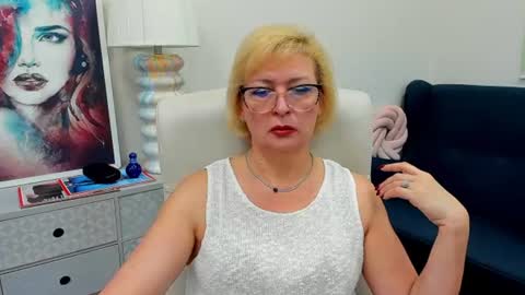 L u n a online show from 06.19.26