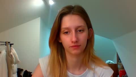 Snapshot of luna_xsensual chatting on 12.30.24 L U N A online show from 12.30.24