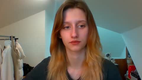 Snapshot of luna_xsensual chatting on 01.02.25 L U N A online show from 01.02.25