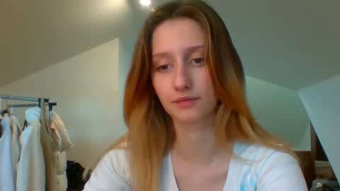 Snapshot of luna_xsensual chatting on 01.03.25 L U N A online show from 01.03.25