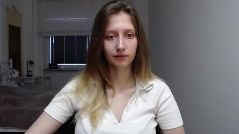 Snapshot of luna_xsensual chatting on 09.15.25 L U N A online show from 09.15.25