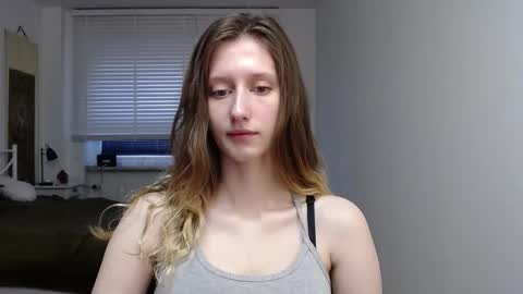 Snapshot of luna_xsensual chatting on 09.29.25 L U N A online show from 09.29.25