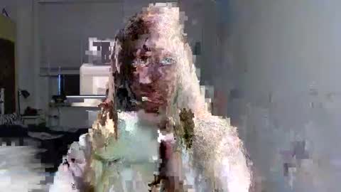 Snapshot of luna_xsensual chatting on 10.29.25 L U N A online show from 10.29.25