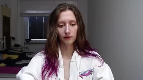 Snapshot of luna_xsensual chatting on 11.05.25 L U N A online show from 11.05.25