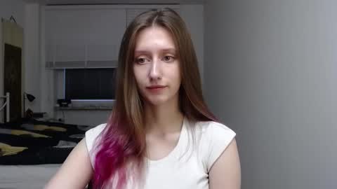 Snapshot of luna_xsensual chatting on 11.17.25 L U N A online show from 11.17.25