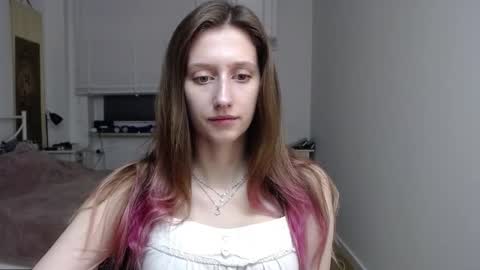 Snapshot of luna_xsensual chatting on 12.17.25 L U N A online show from 12.17.25