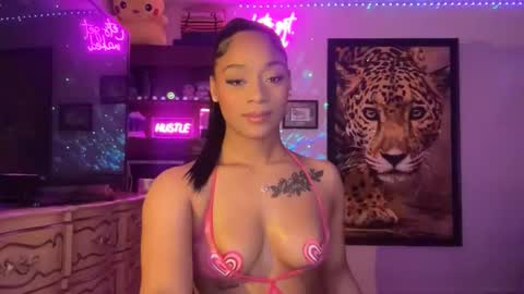 lunaa_11 online show from 06.10.26