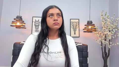 Luna Abril  online show from 02.26.26