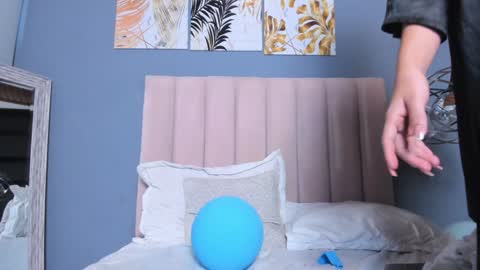 Luna  online show from 12.24.24